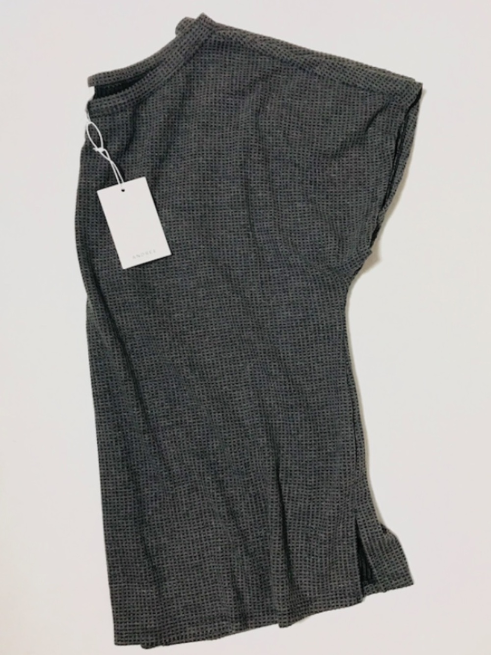 2/$29 Andree By Unit short sleeve knit top 1X grey - Picture 5 of 6